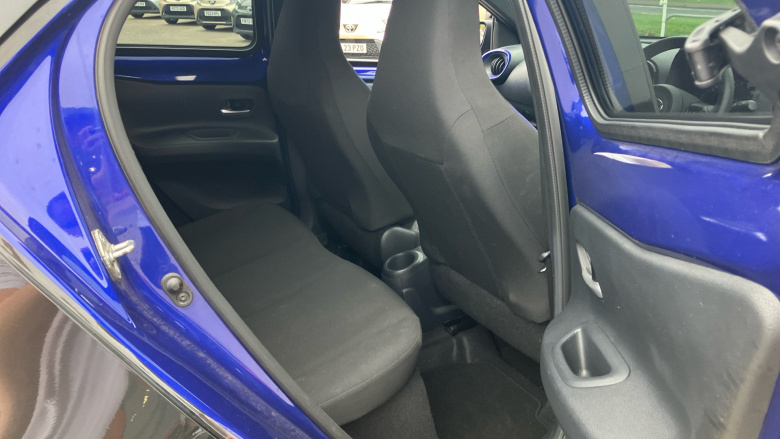 Toyota Aygo X 1.0 VVT-i Edge 5dr Petrol Hatchback